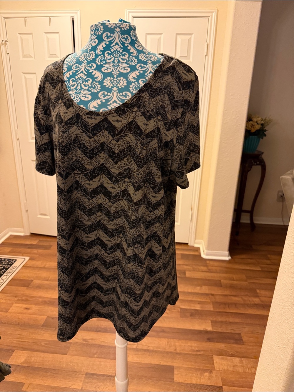 LuLaRoe Black & Cream Paisley Chevron Tunic